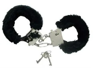 Menottes noires avec fourrure