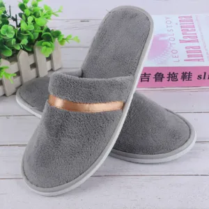 Chaussons d’Intérieur Gris avec Liseré Doré – Taille Universelle – Mixte