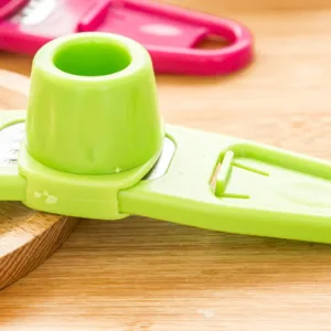 Râpe à Ail Manuelle – Compacte, Légère et Robuste – Plastique et Acier Inoxydable de Haute Qualité – Accessoire de Cuisine Indispensable